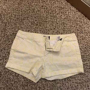 Whit and yellow patterned shorts